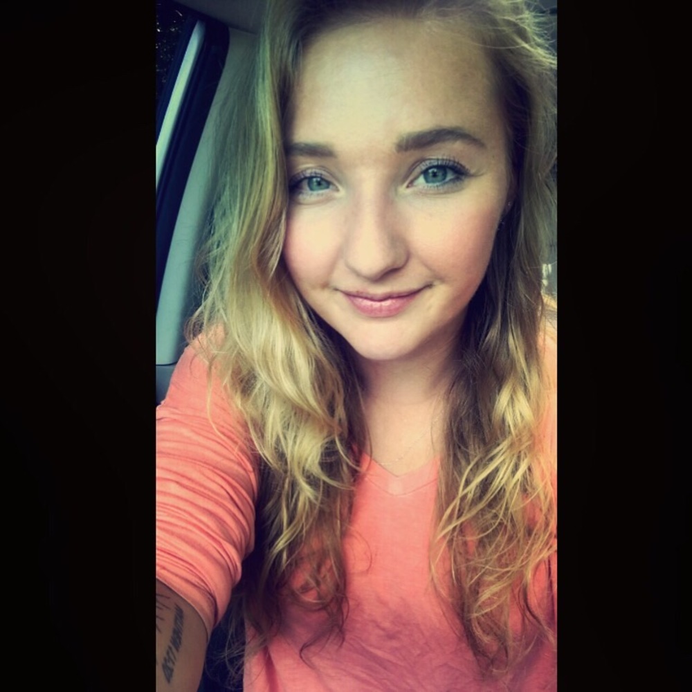 Meet your Posher, Caitlyn